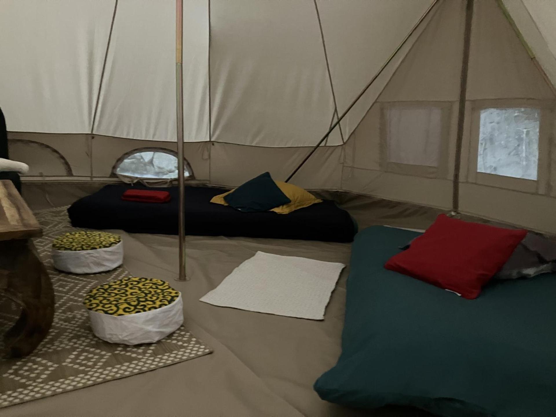 Grande Tente Tipi En Pleine Foret Burzet Εξωτερικό φωτογραφία