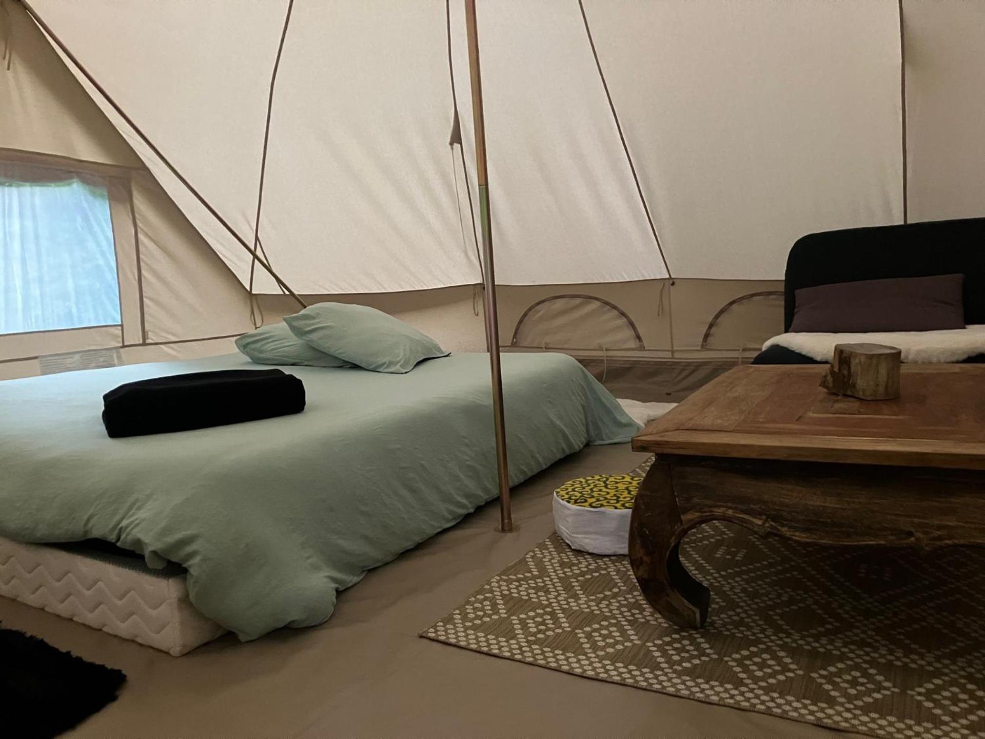 Grande Tente Tipi En Pleine Foret Burzet Εξωτερικό φωτογραφία